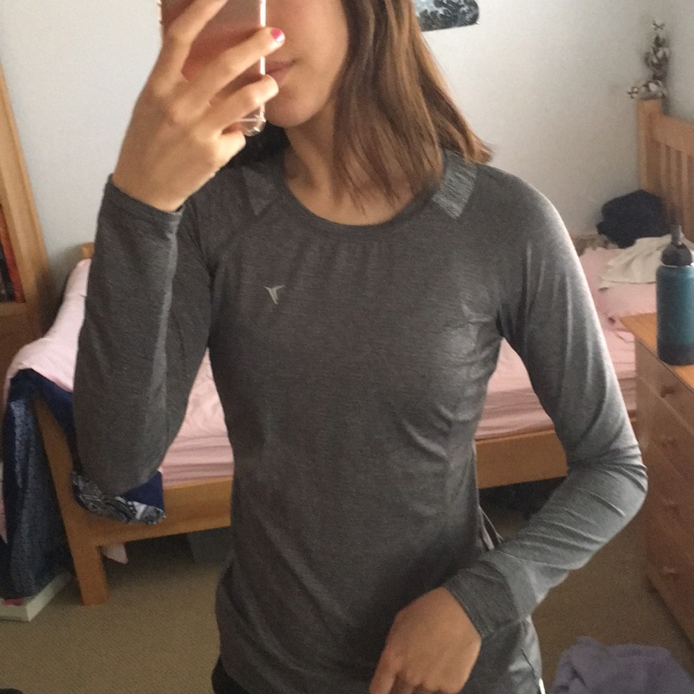 Gray athletic top - Picture 5 of 5